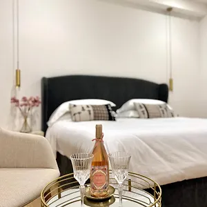https://feel-boutique-rooms.in-sardinia.net